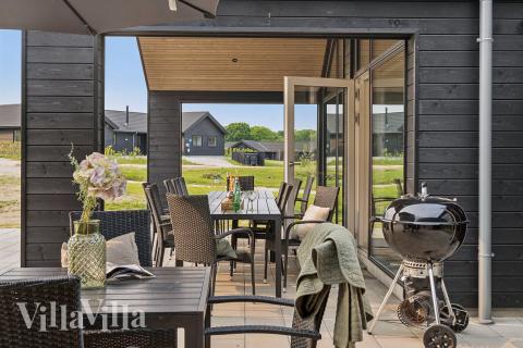 Das Luxusferienhaus Nr. 772 hat eine tolle Terrasse, die mit hochwertigen Gartenmöbeln für 18 Personen ausgestattet ist.