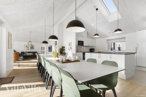 Aufenthaltsraum mit Platz für 20 im Luxusferienhaus Nr. 816.