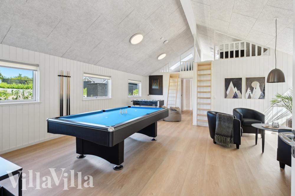 Neben den vielen schönen Stunden, die man im Poolbereich des Hauses verbringen kann, bietet das Luxusferienhaus 776 auch Spielevergnügen bei Billard/Tischtennis und Darts