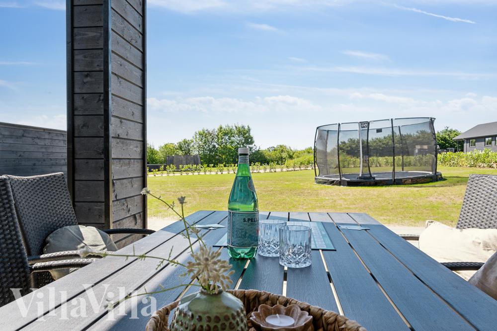 Das Luxusferienhaus Nr. 776 hat eine tolle Terrasse, die mit hochwertigen Gartenmöbeln für 18 Personen ausgestattet ist.