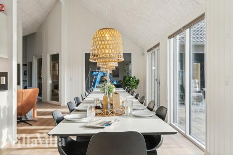 Aufenthaltsraum mit Platz für 24 im Luxusferienhaus Nr. 773.