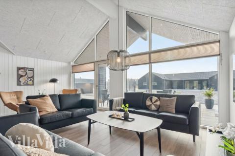 Das Luxusferienhaus 779 für 26 Personen hat einen großen Aktivitätsraum mit u. a. Billard und Darts