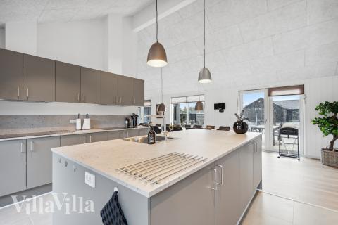 Die Küche in dem Luxusferienhaus Nr. 779 ist so gut ausgestattet, dass man problemlos Mahlzeiten für 26 Personen zubereiten kann.