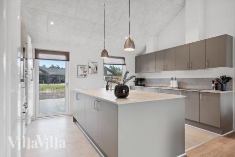 Die Küche in dem Luxusferienhaus Nr. 781 ist so gut ausgestattet, dass man problemlos Mahlzeiten für 26 Personen zubereiten kann.