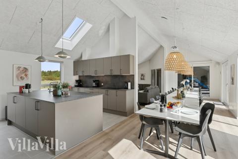 Die Küche in dem Luxusferienhaus Nr. 783 ist so gut ausgestattet, dass man problemlos Mahlzeiten für 26 Personen zubereiten kann.