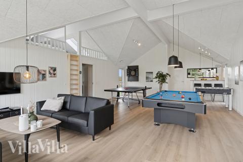 Das Luxusferienhaus 783 für 26 Personen hat einen großen Aktivitätsraum mit u. a. Billard und Darts