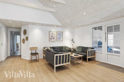 Die Couchecke im Luxusferienhaus Nr. 145 in Westjütland.