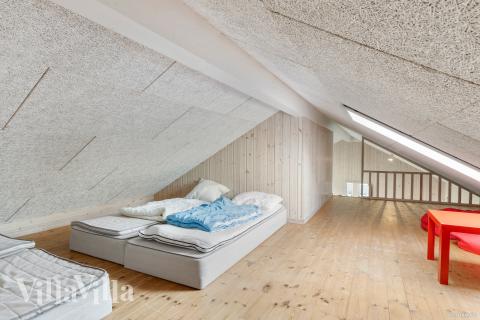 Einige der 18 Schlafgelegenheiten befinden sich im Luxusferienhaus Nr. 322 auf dem ausgebauten Dachboden