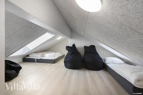 Einige der 18 Schlafgelegenheiten befinden sich im Luxusferienhaus Nr. 907 auf dem ausgebauten Dachboden