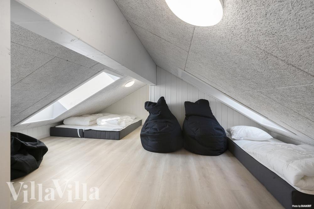 Einige der 18 Schlafgelegenheiten befinden sich im Luxusferienhaus Nr. 907 auf dem ausgebauten Dachboden