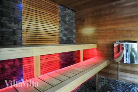 Genießen Sie die heiße Sauna im Luxusferienhaus Nr. 951 für 18 Personen