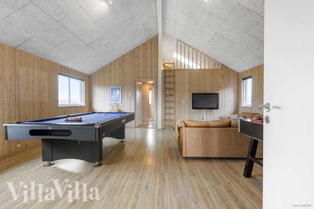 Neben den vielen schönen Stunden, die man im Poolbereich des Hauses verbringen kann, bietet das Luxusferienhaus 286 auch Spielevergnügen bei Billard/Tischtennis und Darts
