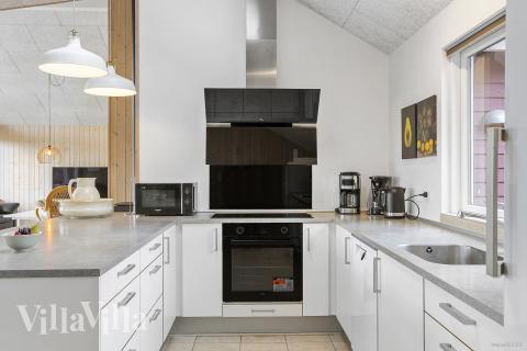 Die Küche in dem Luxusferienhaus Nr. 286 ist so gut ausgestattet, dass man problemlos Mahlzeiten für 16 Personen zubereiten kann.