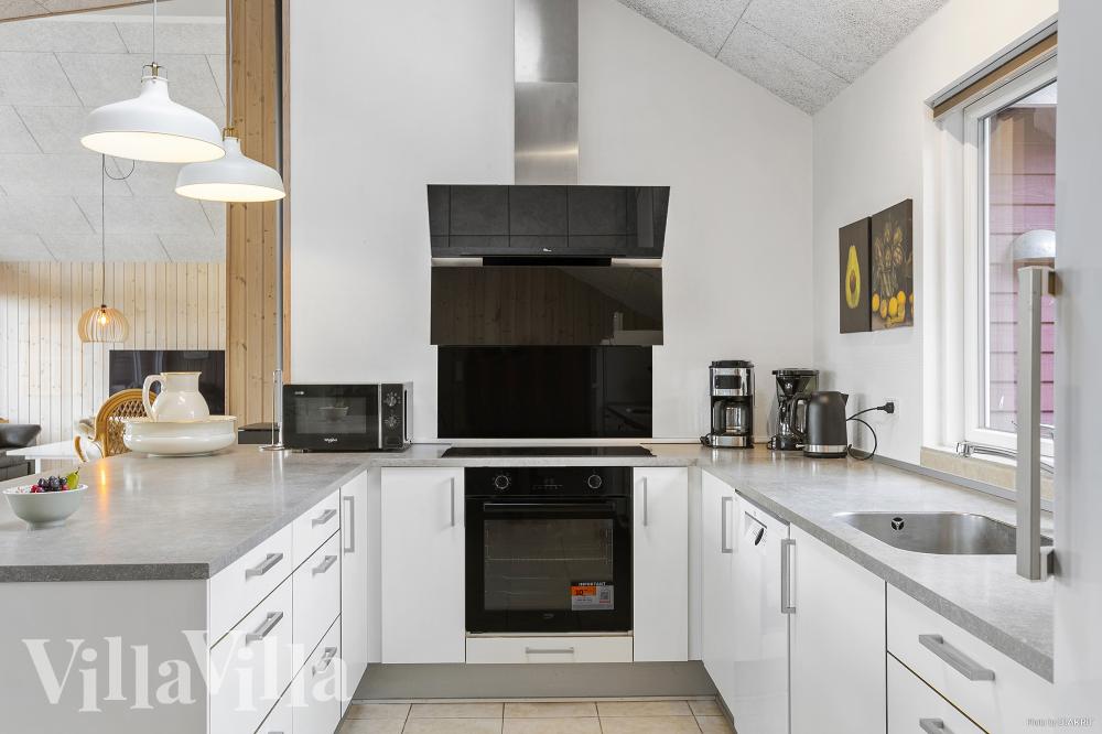 Die Küche in dem Luxusferienhaus Nr. 286 ist so gut ausgestattet, dass man problemlos Mahlzeiten für 16 Personen zubereiten kann.