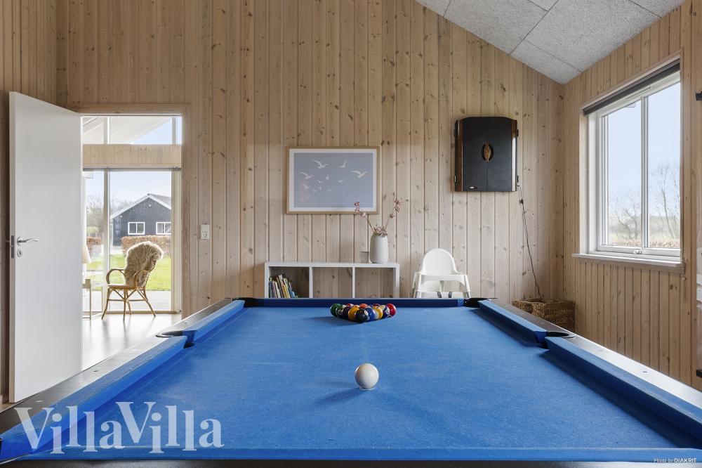Das Luxusferienhaus 286 für 16 Personen hat einen großen Aktivitätsraum mit u. a. Billard und Darts