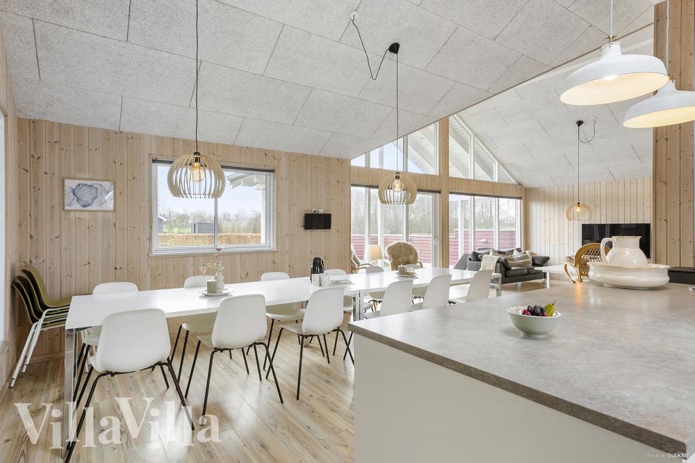 Aufenthaltsraum mit Platz für 16 im Luxusferienhaus Nr. 286.