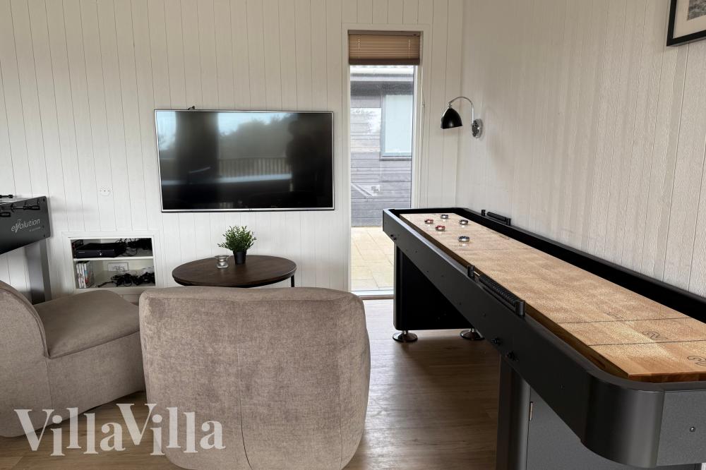 Das Luxusferienhaus 948 für 26 Personen hat einen großen Aktivitätsraum mit u. a. Billard und Darts