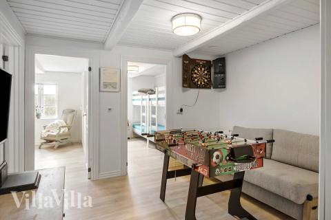 Neben den vielen schönen Stunden, die man im Poolbereich des Hauses verbringen kann, bietet das Luxusferienhaus 953 auch Spielevergnügen bei Billard/Tischtennis und Darts