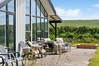 Das Luxusferienhaus Nr. 954 hat eine tolle Terrasse, die mit hochwertigen Gartenmöbeln für 6 Personen ausgestattet ist.