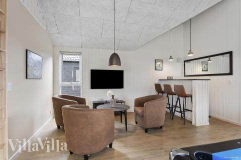 Das Luxusferienhaus 916 für 18 Personen hat einen großen Aktivitätsraum mit u. a. Billard und Darts