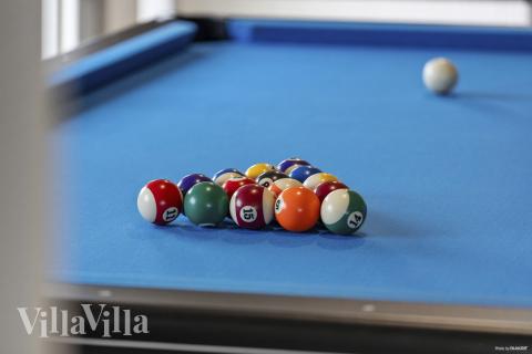 Aktivitätsraum im Luxusferienhaus Nr. 916 mit 7 Schlafzimmern und Platz für 18 Gäste.