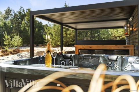 Das Luxusferienhaus Nr. 273 bietet u. a. einen tollen Whirlpool