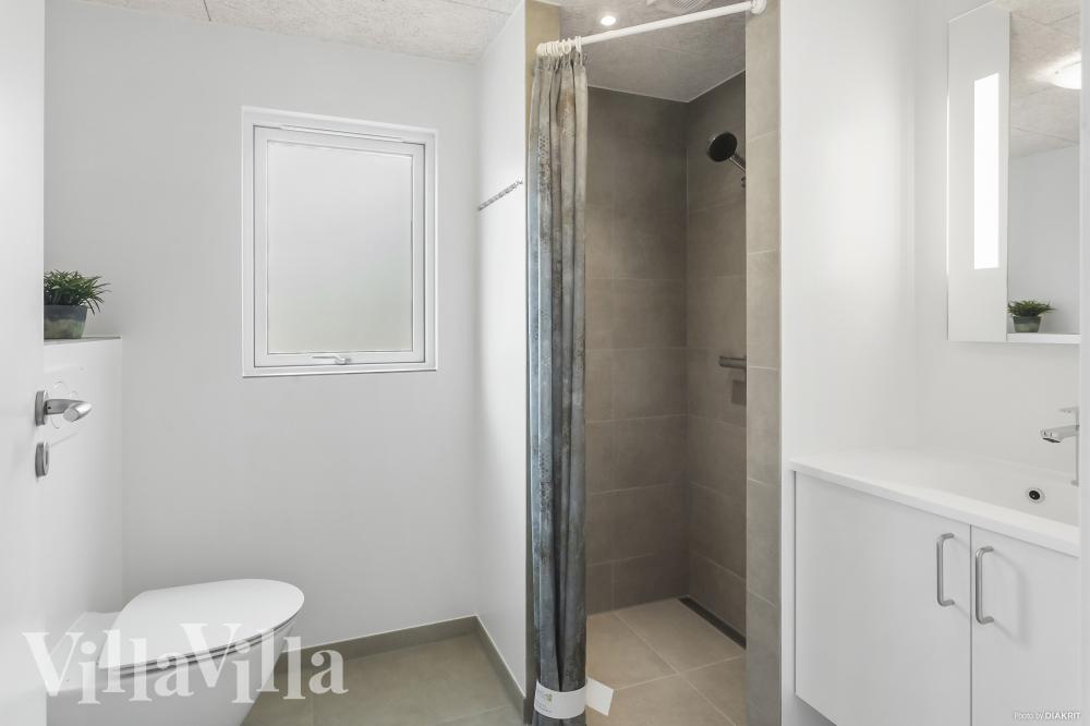 Eines der Badezimmer im Luxusferienhaus Nr. 914