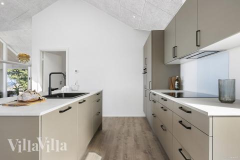 Die Küche in dem Luxusferienhaus Nr. 927 ist so gut ausgestattet, dass man problemlos Mahlzeiten für 8 Personen zubereiten kann.