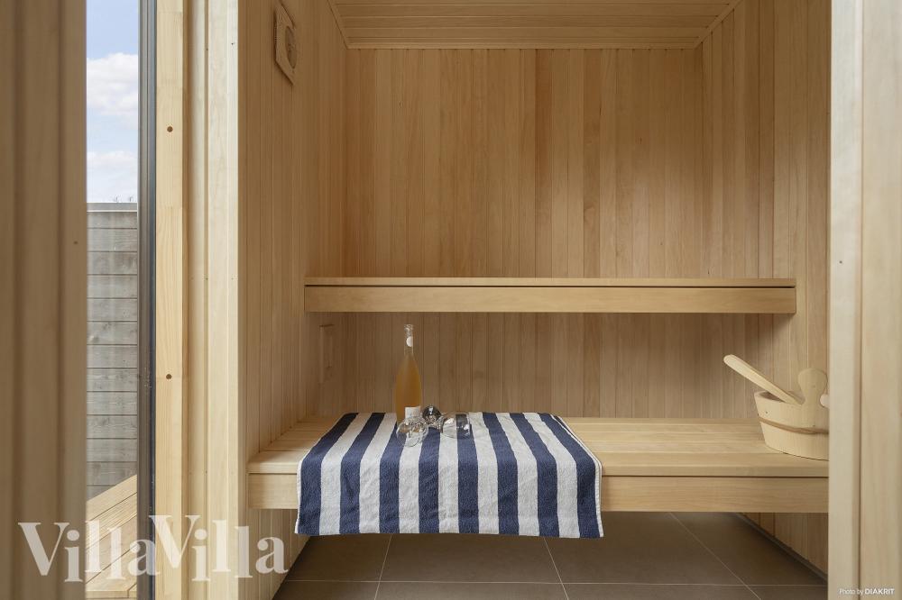 Genießen Sie die heiße Sauna im Luxusferienhaus Nr. 918 für 18 Personen
