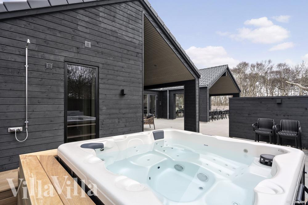 Das Luxusferienhaus Nr. 918 bietet u. a. einen tollen Whirlpool