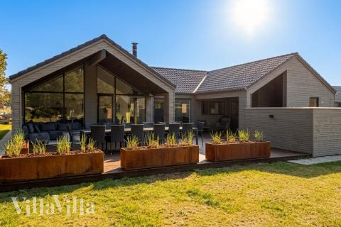 Große Terrasse am Luxusferienhaus Nr. 593 in Südjütland.