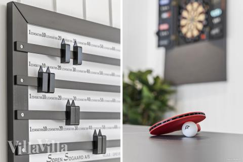 Das Luxusferienhaus 822 für 30 Personen hat einen großen Aktivitätsraum mit u. a. Billard und Darts