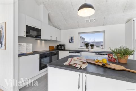 Die Küche in dem Luxusferienhaus Nr. 824 ist so gut ausgestattet, dass man problemlos Mahlzeiten für 20 Personen zubereiten kann.