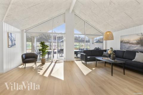 Die Couchecke im Luxusferienhaus Nr. 824 in Ostjütland.