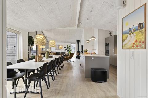 Aufenthaltsraum mit Platz für 12 im Luxusferienhaus Nr. 919.