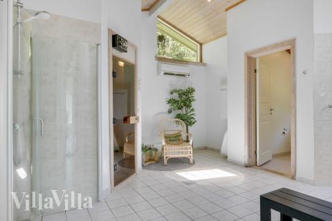 Im Luxusferienhaus Nr. 963 für 10 Personen gibt es Bad mit Dusche.