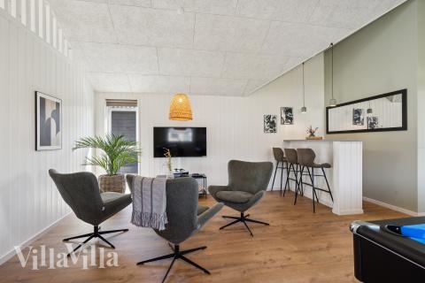 Aktivitätsraum im Luxusferienhaus Nr. 957 mit 6 Schlafzimmern und Platz für 16 Gäste.