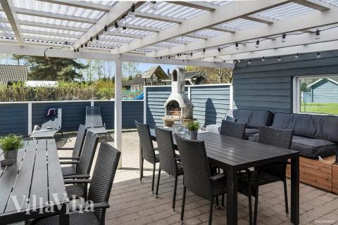 Das Luxusferienhaus Nr. 956 hat eine tolle Terrasse, die mit hochwertigen Gartenmöbeln für 12 Personen ausgestattet ist.