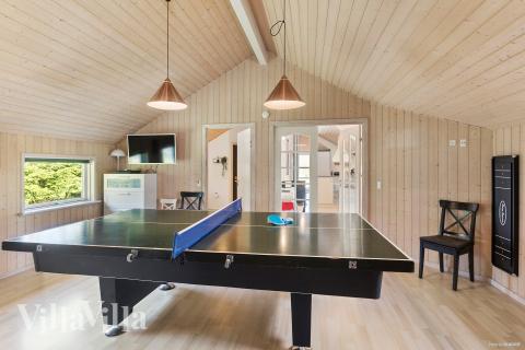 Das Luxusferienhaus 956 für 12 Personen hat einen großen Aktivitätsraum mit u. a. Billard und Darts