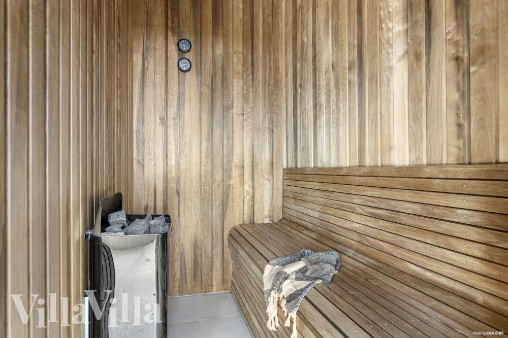 Genießen Sie die heiße Sauna im Luxusferienhaus Nr. 965 für 12 Personen