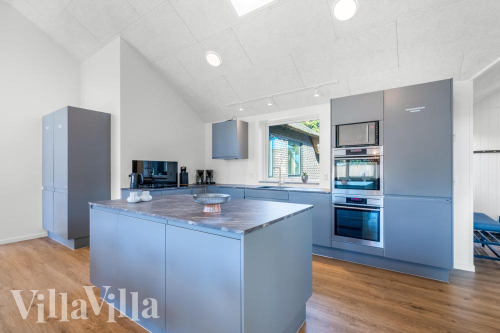 Die Küche in dem Luxusferienhaus Nr. 332 ist so gut ausgestattet, dass man problemlos Mahlzeiten für 20 Personen zubereiten kann.