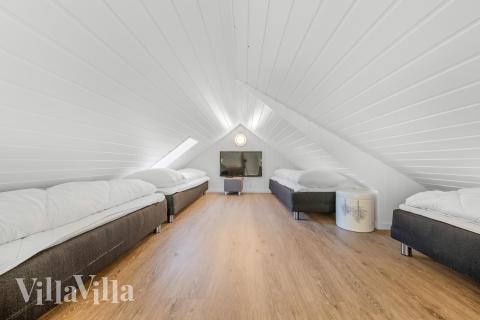 Einige der 20 Schlafgelegenheiten befinden sich im Luxusferienhaus Nr. 332 auf dem ausgebauten Dachboden