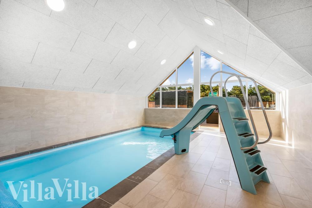 Der schicke Pool im Luxusferienhaus Nr. 332 für 20 Personen