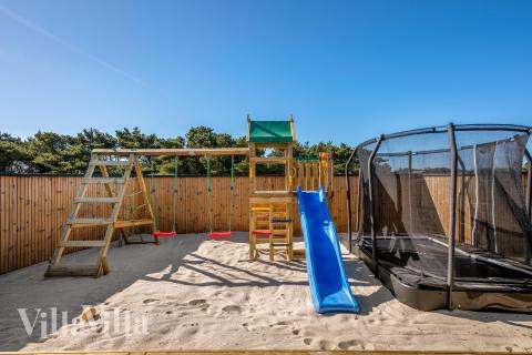 Neben den vielen schönen Stunden, die man im Poolbereich des Hauses verbringen kann, bietet das Luxusferienhaus 332 auch zahlreiche Freizeitangebote im Freien