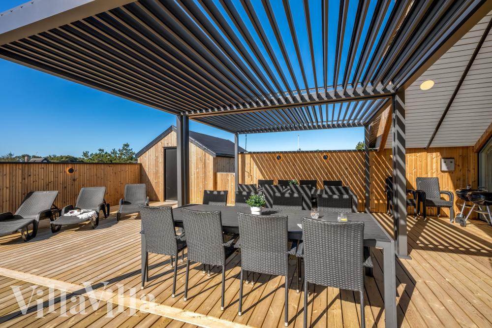 Das Luxusferienhaus Nr. 332 hat eine tolle Terrasse, die mit hochwertigen Gartenmöbeln für 20 Personen ausgestattet ist.