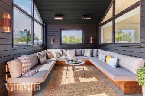 Das Luxusferienhaus Nr. 960 hat eine tolle Terrasse, die mit hochwertigen Gartenmöbeln für 18 Personen ausgestattet ist.