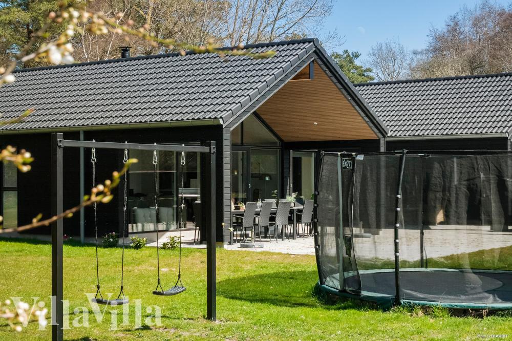 Dieses schöne Poolhaus Nr. 621 mit Platz für 16 Personen liegt in Bornholm