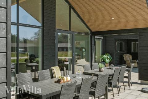 Das Luxusferienhaus Nr. 621 hat eine tolle Terrasse, die mit hochwertigen Gartenmöbeln für 16 Personen ausgestattet ist.