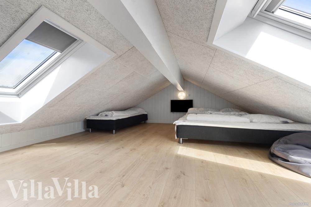 Einige der 16 Schlafgelegenheiten befinden sich im Luxusferienhaus Nr. 560 auf dem ausgebauten Dachboden