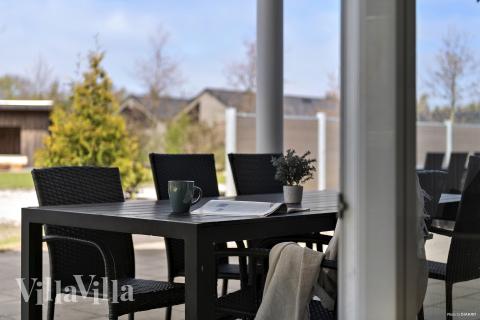 Das Luxusferienhaus Nr. 484 hat eine tolle Terrasse, die mit hochwertigen Gartenmöbeln für 18 Personen ausgestattet ist.